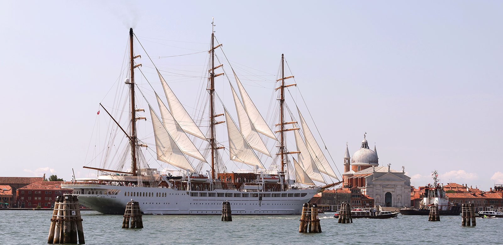 sailboat cruises
